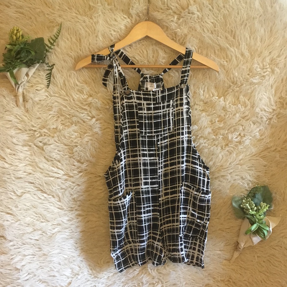 Tilly’s Black & White Romper